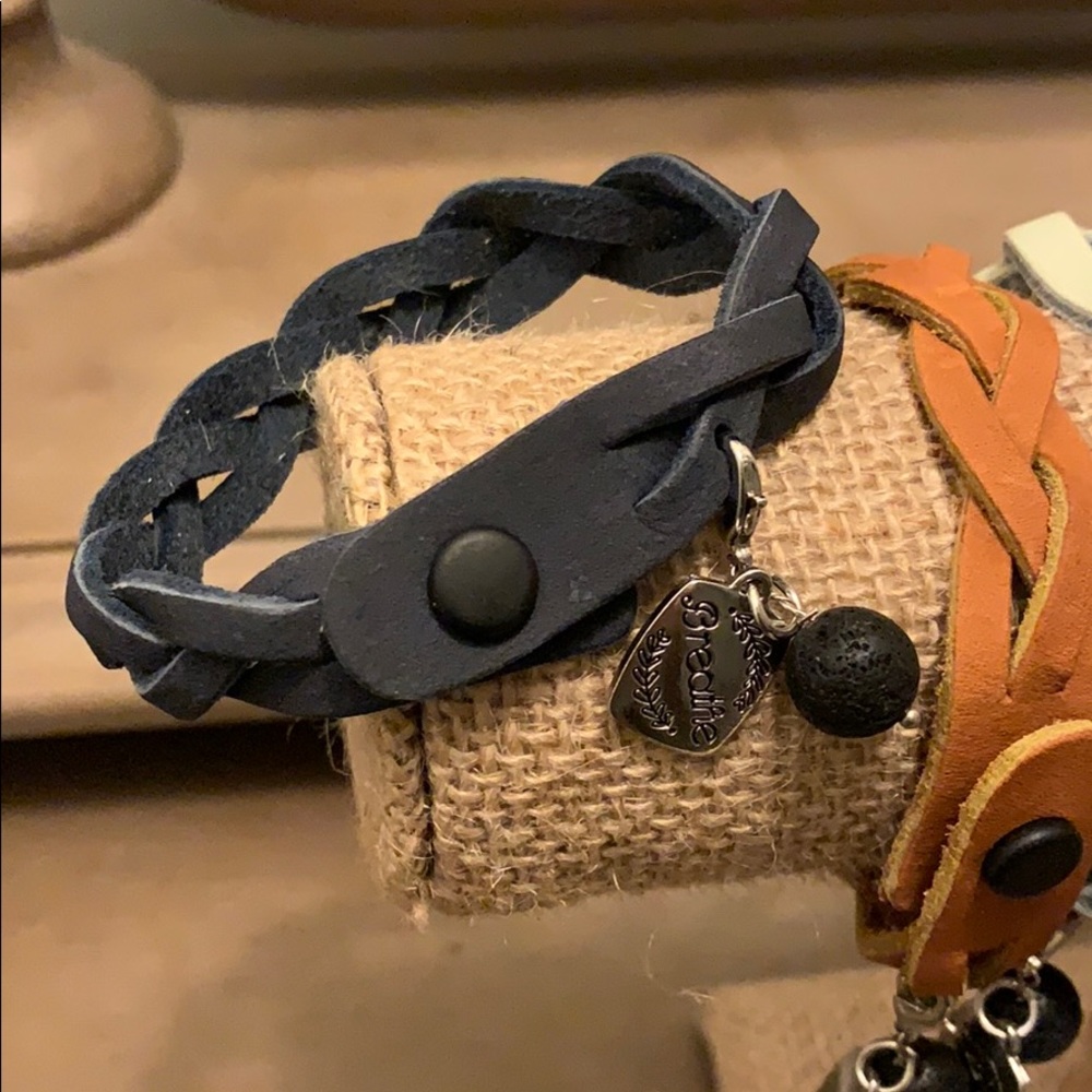 🛍 Essential oils braided leather bracelet